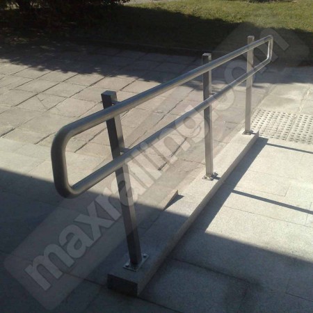 Парапет  инвалиди